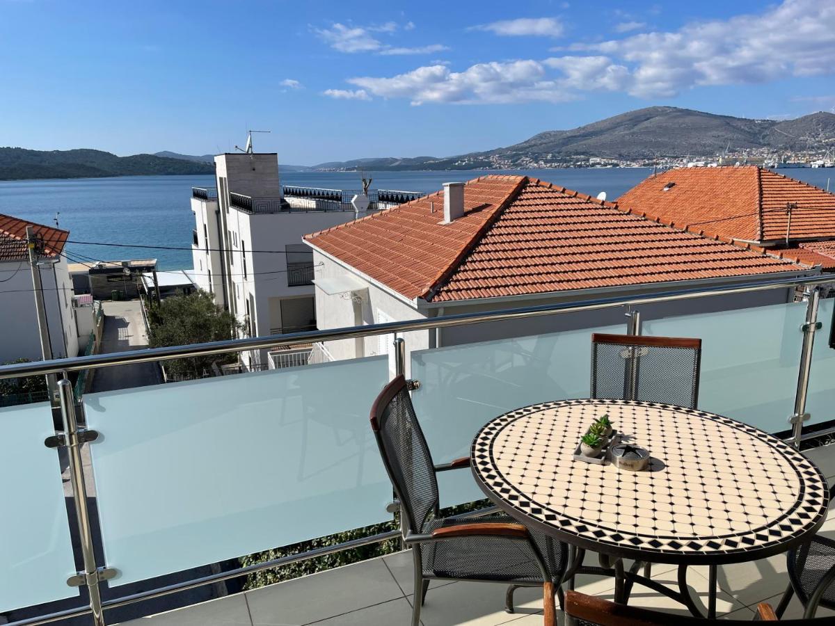Apartments Cavar Trogir Exterior photo