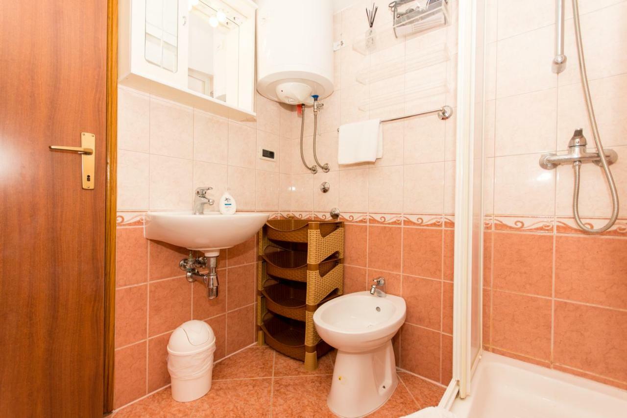 Apartments Cavar Trogir Exterior photo