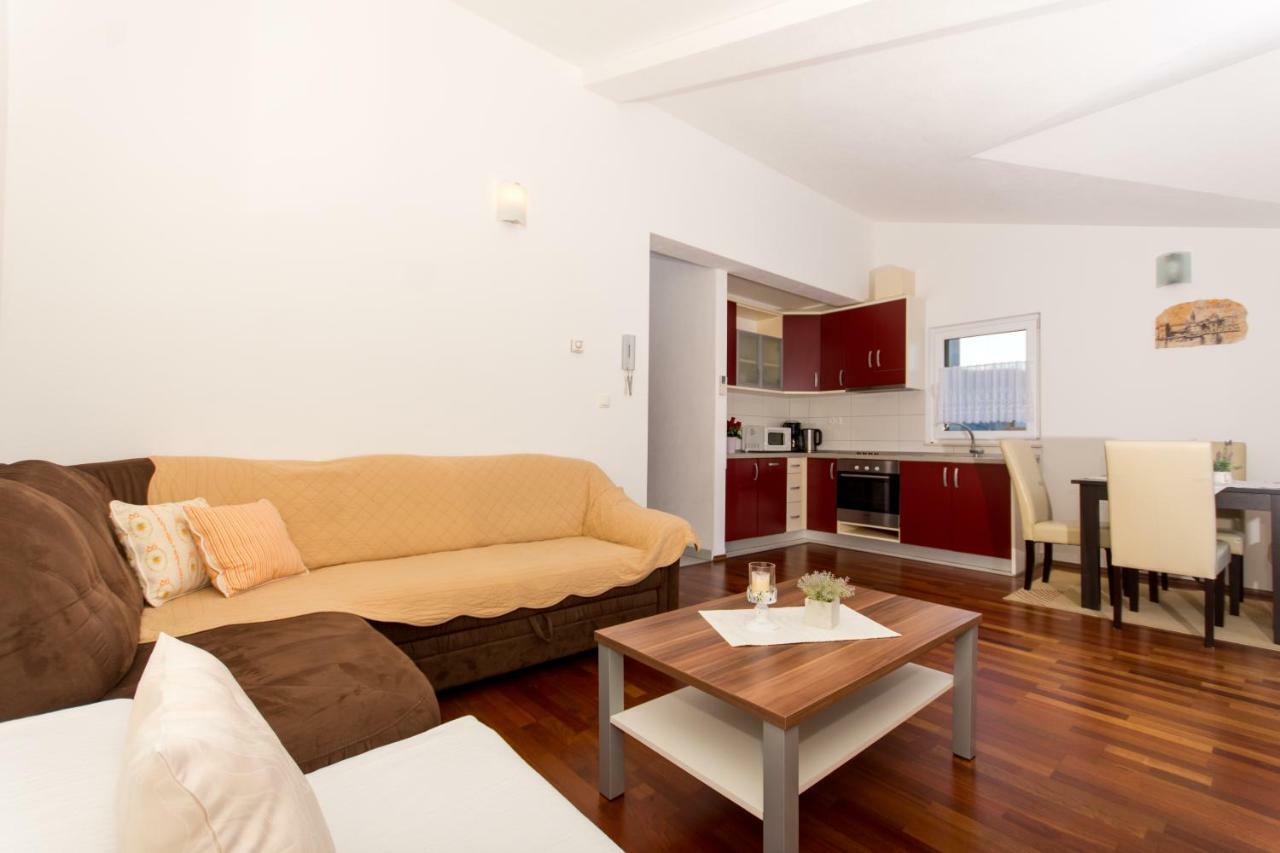 Apartments Cavar Trogir Exterior photo